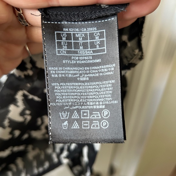 Guess black and white patterned button-up Blouse - Picture 4 of 4